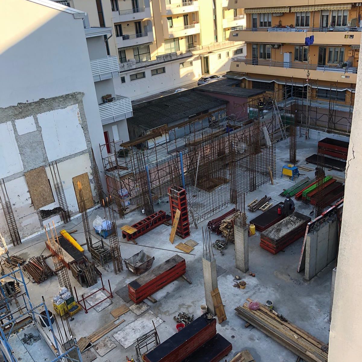 Fondazioni e pilastri in centro urbano